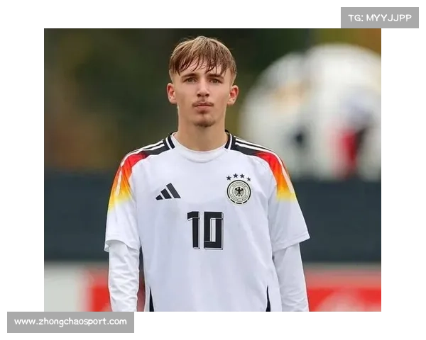 从青训到核心：拜仁17岁小将卡尔的崛起之路