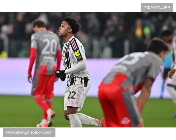 克雷莫内塞门将神扑救主，VAR复核取消点球引争议